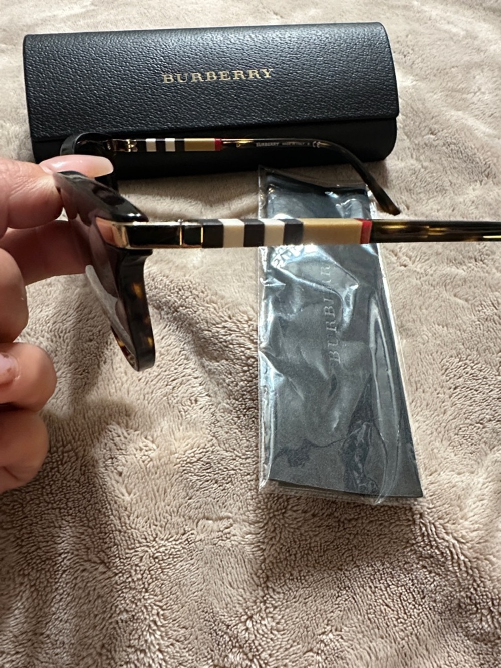 Burberry Tortoiseshell Cat-Eye Sunglasses with Black Case - Picture 2 of 15